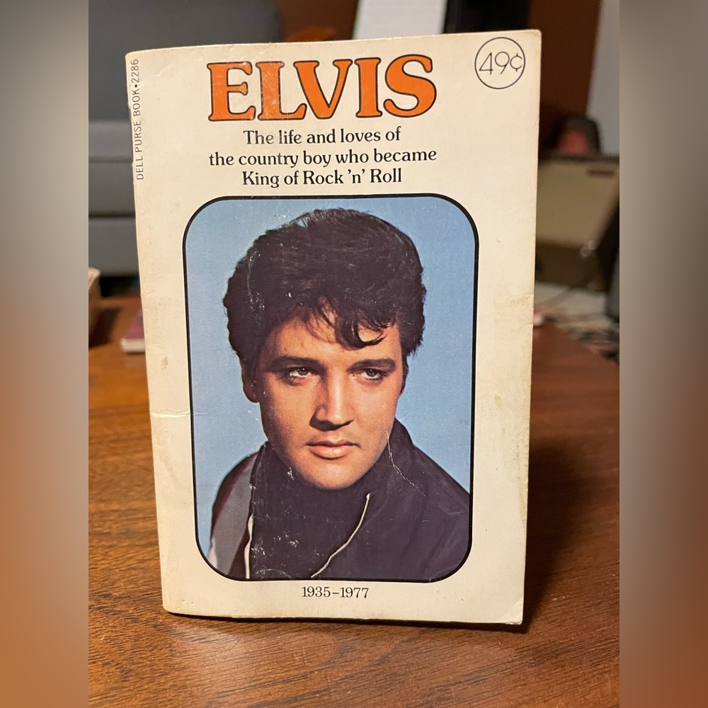 👑 Vintage Elvis Presley 1977 Dell Publishing Soft Cover Purse Book 👑